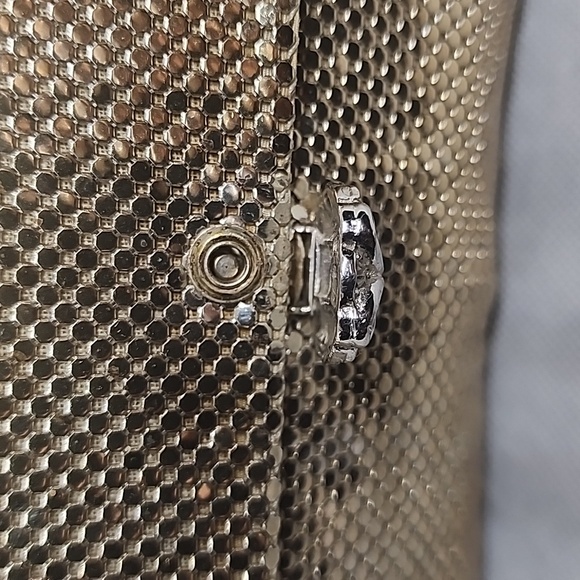 VINTAGE WHITING and DAVIS CO.MESH GOLD CLUTCH ✨️ - Picture 3 of 7
